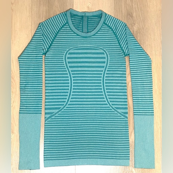 lululemon athletica Tops - Lululemon Women's Run Swiftly Tech Long Sleeve Blue‎ Striped Thumbhole Shirt 4